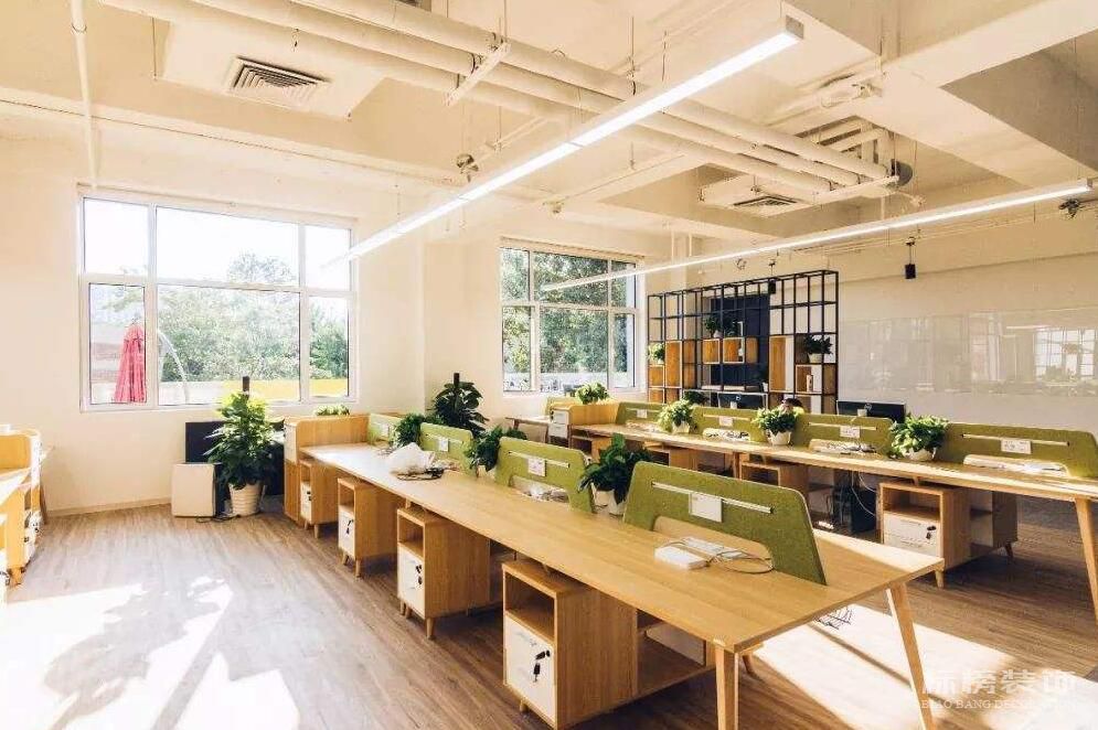 深圳辦公室裝修完成后如何進(jìn)行保潔工作？